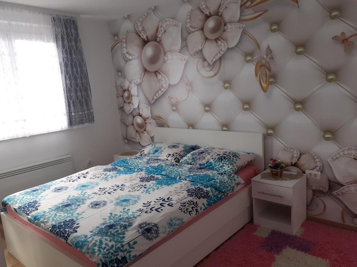 Апартаменти Apartman "Aroma 1"Б'єлашница Екстер'єр фото
